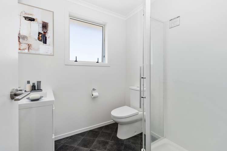 21 Chiefs Court Hamilton East_4