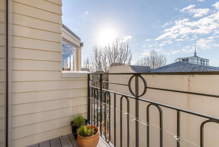 2/2 Upper Queen Street Auckland Central_7