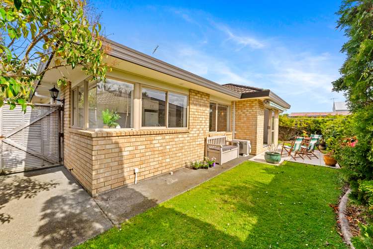 2a Laurie Street Red Beach_16