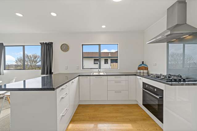 2/59 Santiago Crescent Unsworth Heights_2