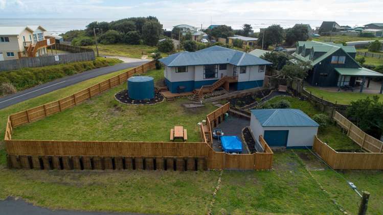2 Ocean View Road Port Waikato_5
