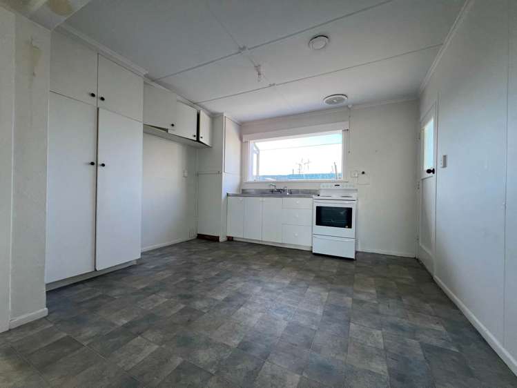 74 Russell Road Manurewa_3