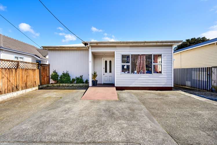 17 Tory Street Petone_10