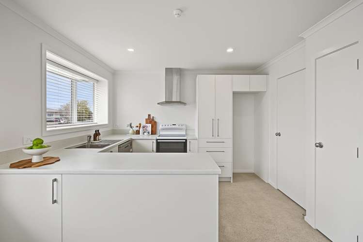 128 Derwent Crescent_4