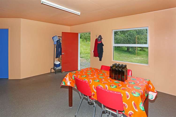 3699 Highway 22 Whangape_12