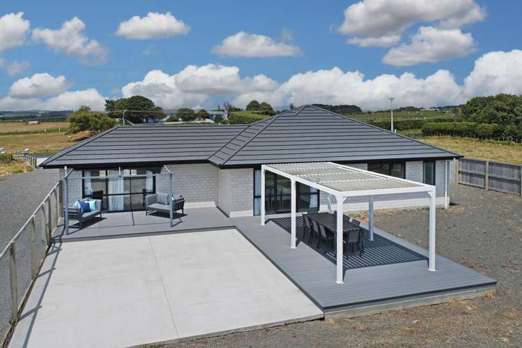 932 Awhitu Road Waiuku_19