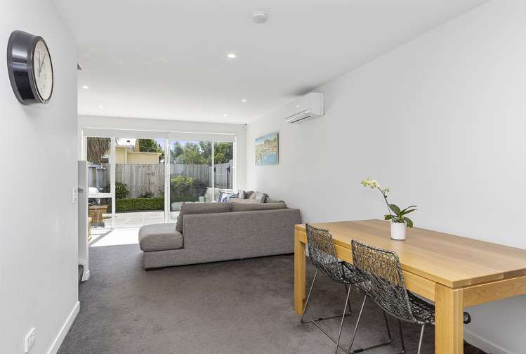 4/2 Stone Street Miramar_3