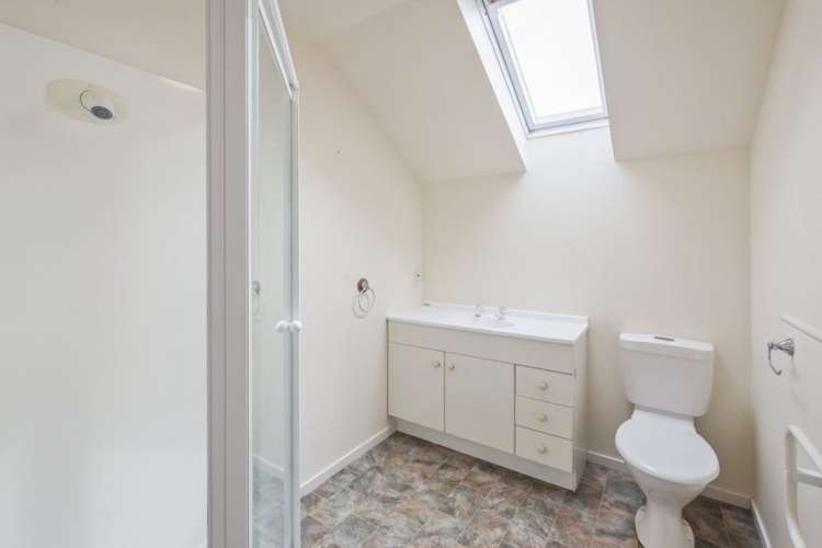 2/15 Walpole Street Waltham_4