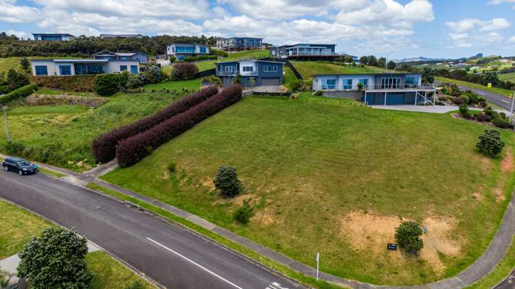 52 Dudley Crescent Cable Bay_13