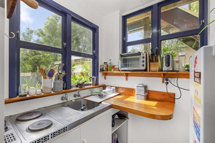 8 Violet Street Raglan_16