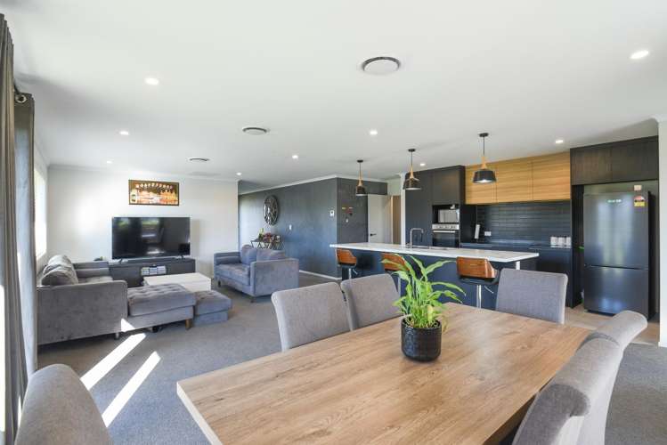 1 Kohekohe Drive Owhata_5