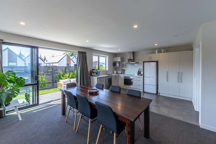 6 Berg Way Belfast_9