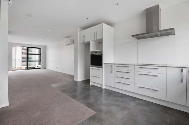 Vendors Instructions Are Clear - This Must Sell!