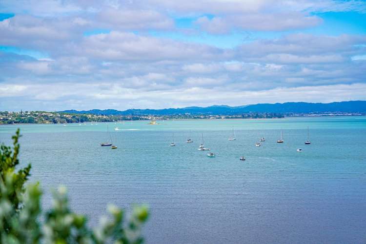 96 & 96A Queen Street Northcote Point_29