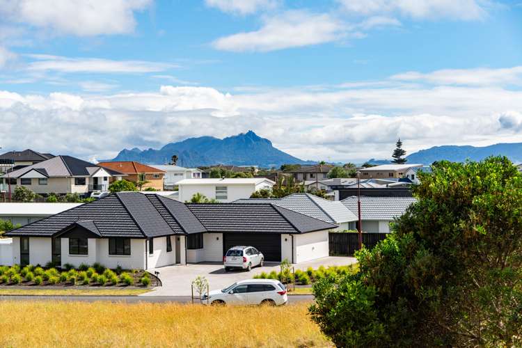 20 Kihi Place Ruakaka_6