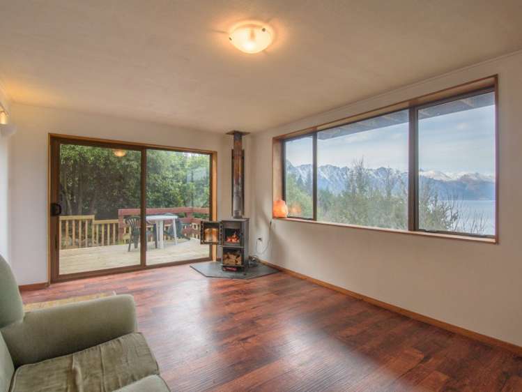 73a Wynyard Crescent Fernhill/Sunshine Bay_10