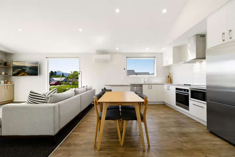 12 Mount Burke Street_4