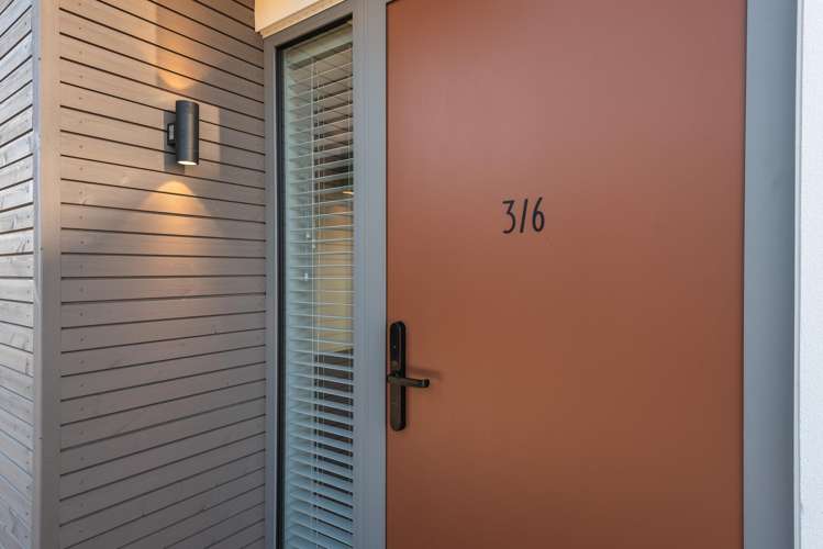 3/6 Strauss Place_3