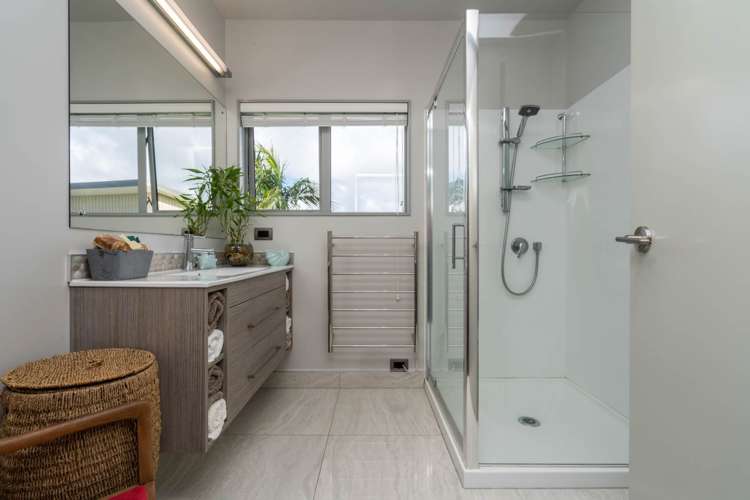 5 Martingale Lane One Tree Point_10