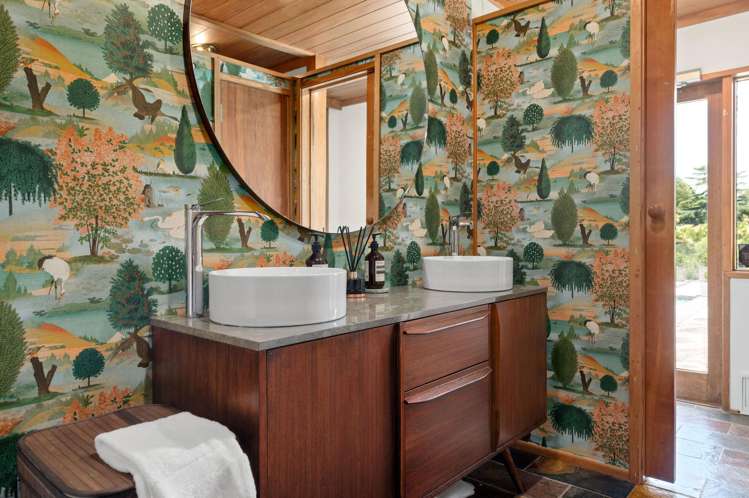 1033 River Road Queenwood_21