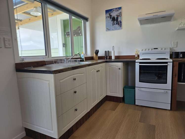 44 Main Road Whataroa_4