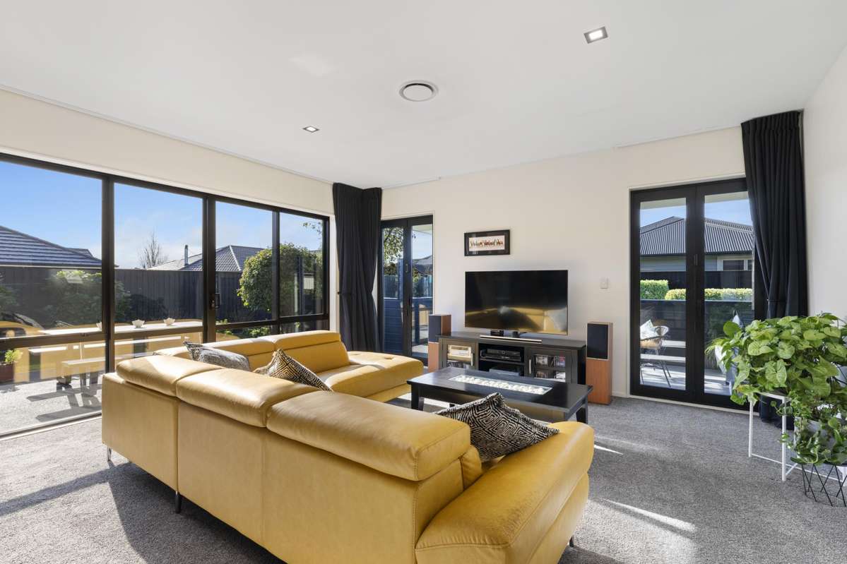14 Lloyds Close_4