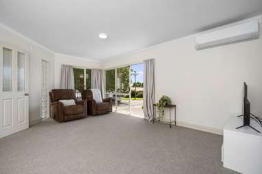7/42 Pemberton Crescent_2