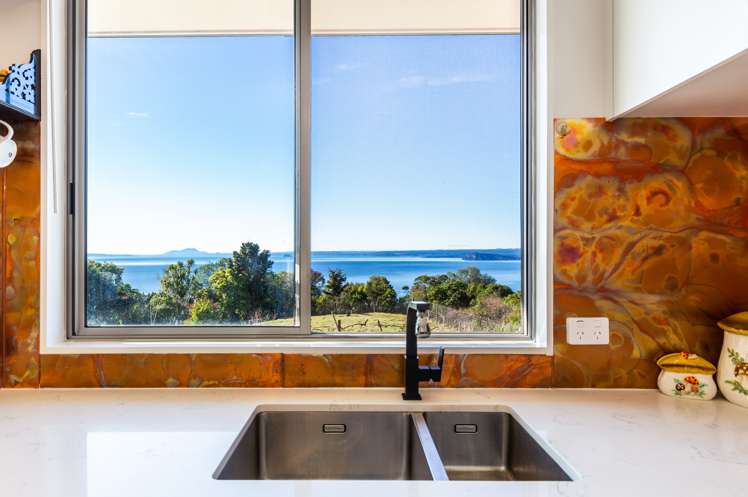 21 Parerohi Grove Kuratau_13