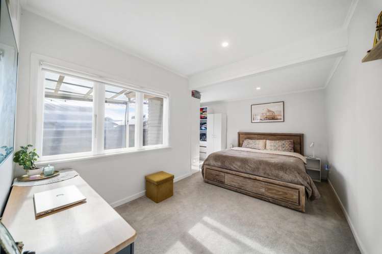403B West Coast Road Glen Eden_13
