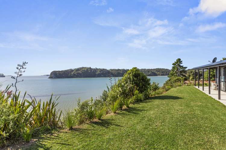 1213 Te Waitere Road Taharoa_20