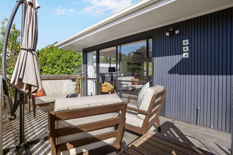 2/87 Beach Road Mellons Bay_20