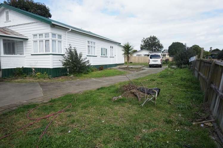 24 Finlayson Avenue Clendon Park_16