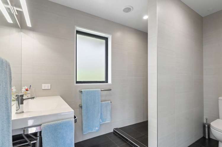 63 Te Awakura Terrace Mount Pleasant_27