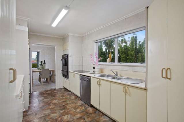 16 Sylvan Crescent Te Atatu South_3