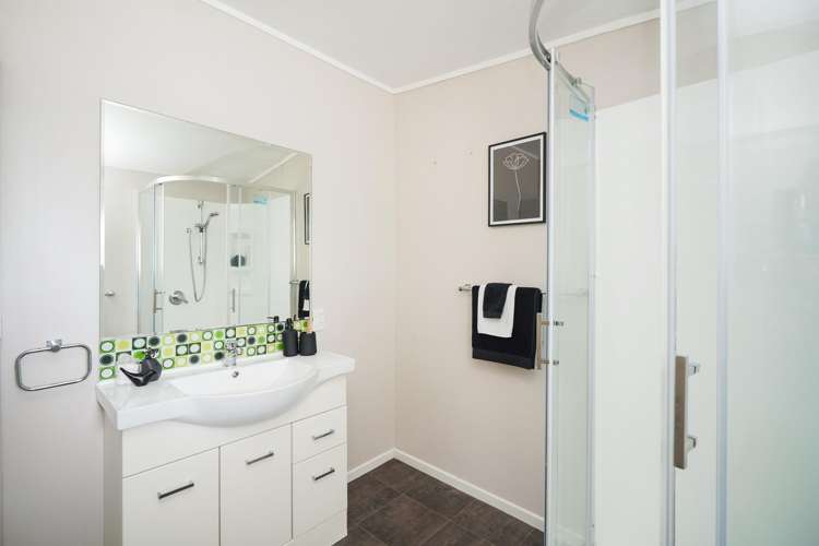 8 Osborne Street Riverton_14