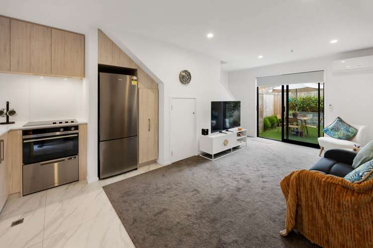 7/10 Fathom Place Te Atatu Peninsula_5