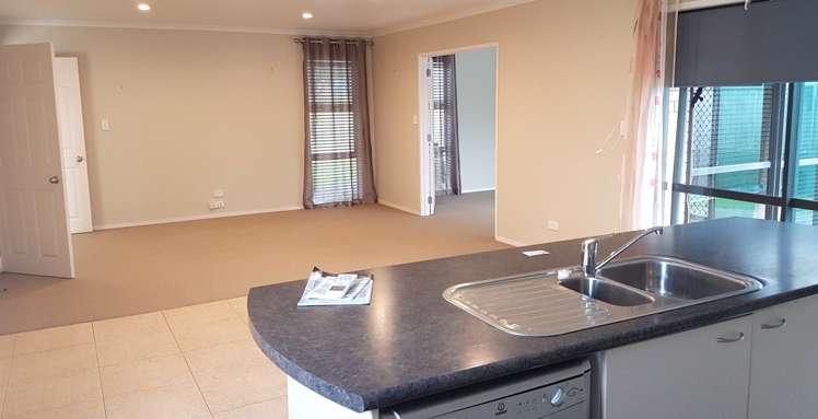 71 Pyle Road West One Tree Point_6