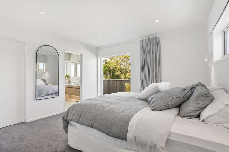 2/1 Gray Crescent Torbay_14