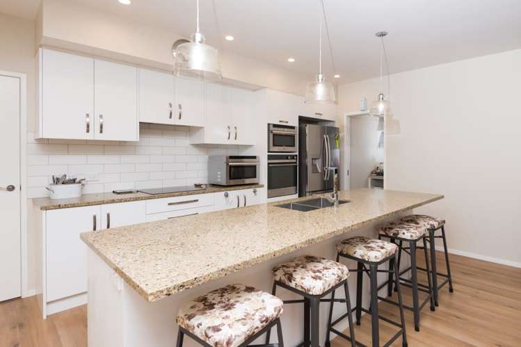 26 Jelas Drive Riverhead_9