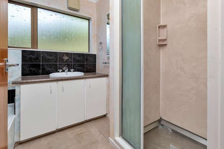 12 Robin Hood Place Onerahi_9