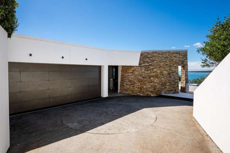 1 and 2, 48A Seacliffe Avenue Belmont_13