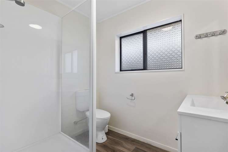 2/8 Ingram Street Papakura_9