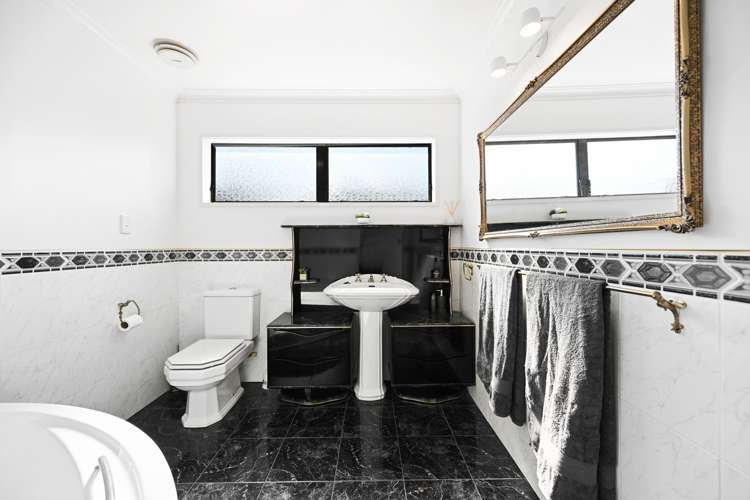 14 Colstone Street Glenview_15