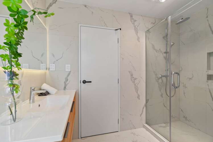 88A Norman Lesser Drive St Johns_27