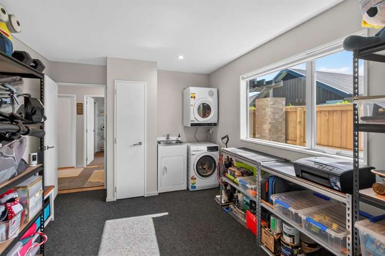 21 Farnborough Way Rolleston_16