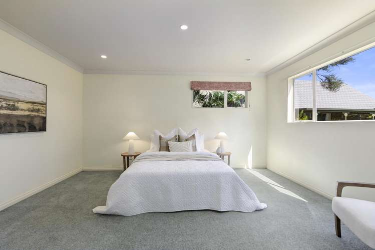 233A Whites Line East Waiwhetu_17