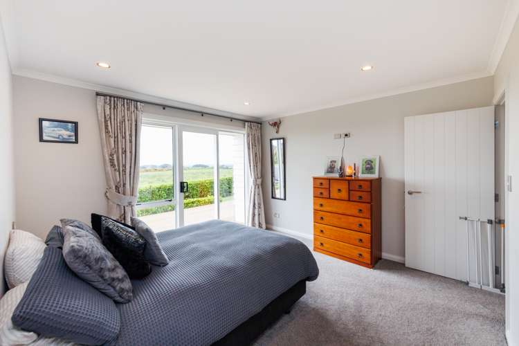 11 Saint Heliers Grove Fitzherbert_21