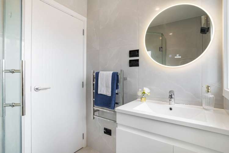 120 Golf Road New Lynn_21