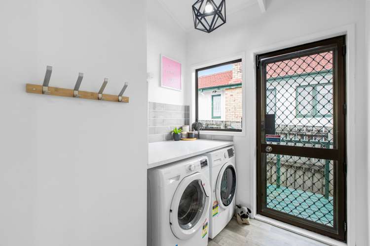 2/33 Forest Hill Road Henderson_17