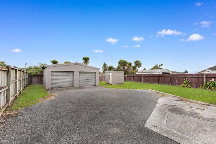 18 Byron Road Enderley_12